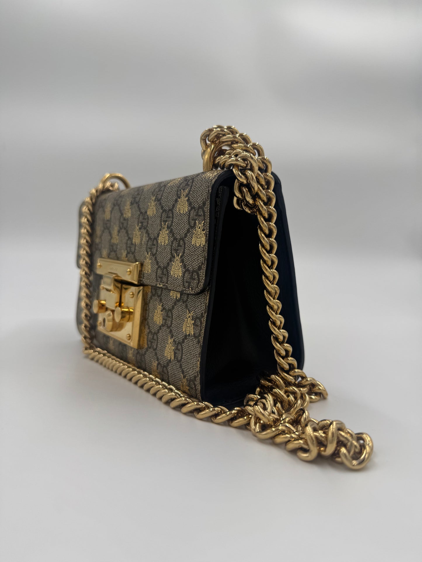 Gucci small Bee Padlock Umhängetasche  GG Supreme Canvas Beige Braun Gold Bienenmotiv Animalier Linie Schultertasche Crossbody