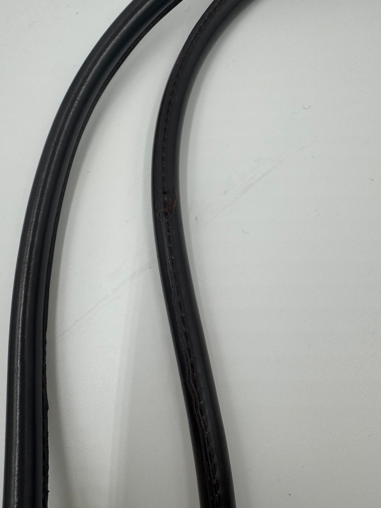 Gucci Umhängetasche Wildleder